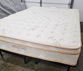 LIKE NEW! Saatva Classic Firm Queen Mattress - Delivery Available