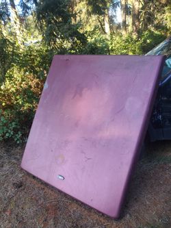 F150 Locking Bed Cover. Maroon