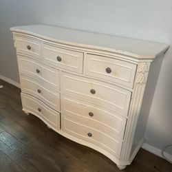 Clothes Cabinet 