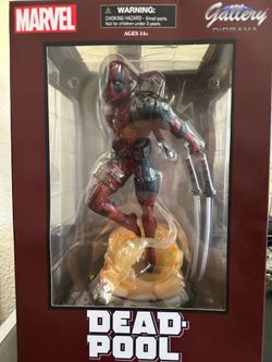 Deadpool Statue Diamond Select