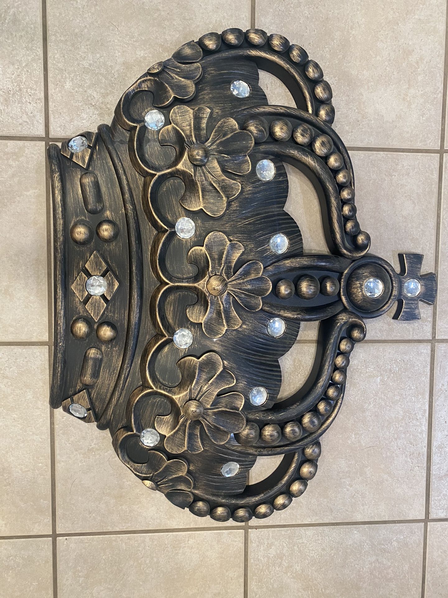 Large Crown Wall Decor