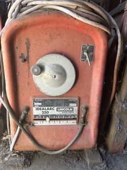 Lincoln AC/DC ARC WELDER