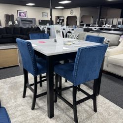 Dining Table Set. 🚚WE DELIVER🚚