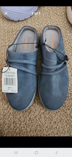 Womens blue shoes size 7