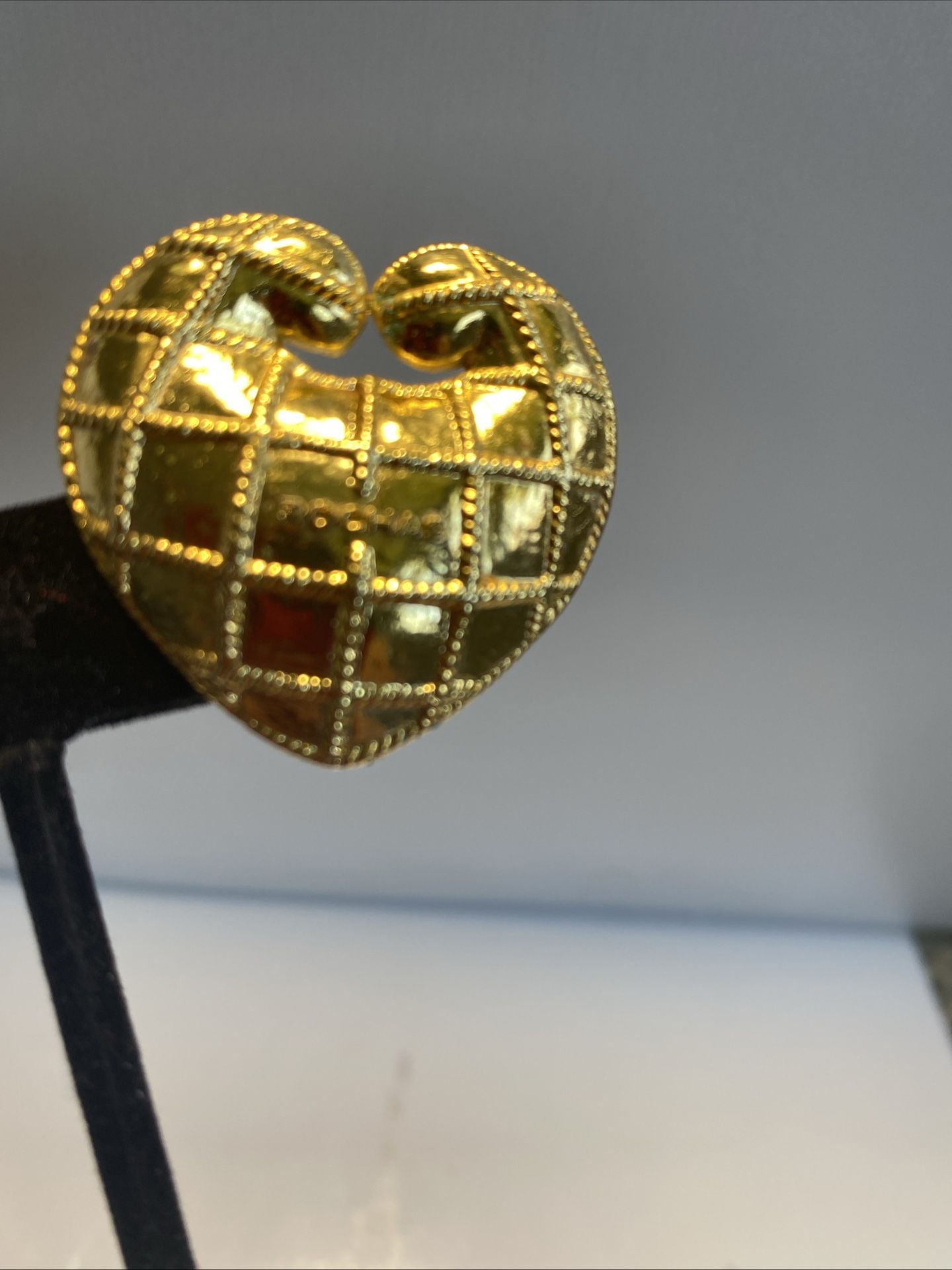 Vintage Rochas Paris Gold Tone Heart Brooch Pin
