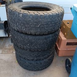 Set Of 4 Tires In Car Tires In Truck Tires In Very Good Condition 
