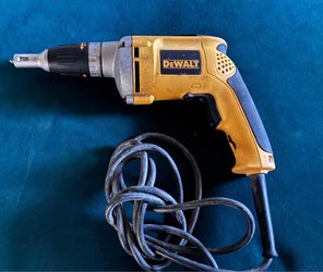 DeWALT DW272 6.3-Amp VSR Drywall Screwdriver 4000 RPM Corded Power Tool