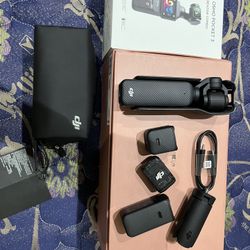 DJI Osmo Pocket 3 Creator Combo 4K Gimbal  + 512GB microSD
