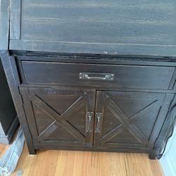 Desk 46"W x 36"D x 47.5"H