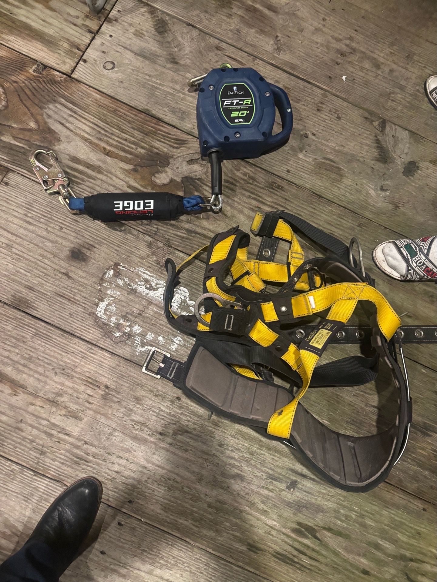 4 harness and 1 fall protection