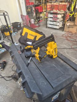 DEWALT
20V MAX XR Lithium-Ion 2-1/8 in. 18-Gauge Electric Cordless Brad Nailer Kit w/ 2.0Ah Battery, Charger STORE PRICE 485.5$