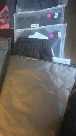 Black Essential shorts