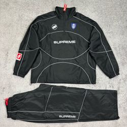 SUPREME SUIT SIZE  S-M-L-XL