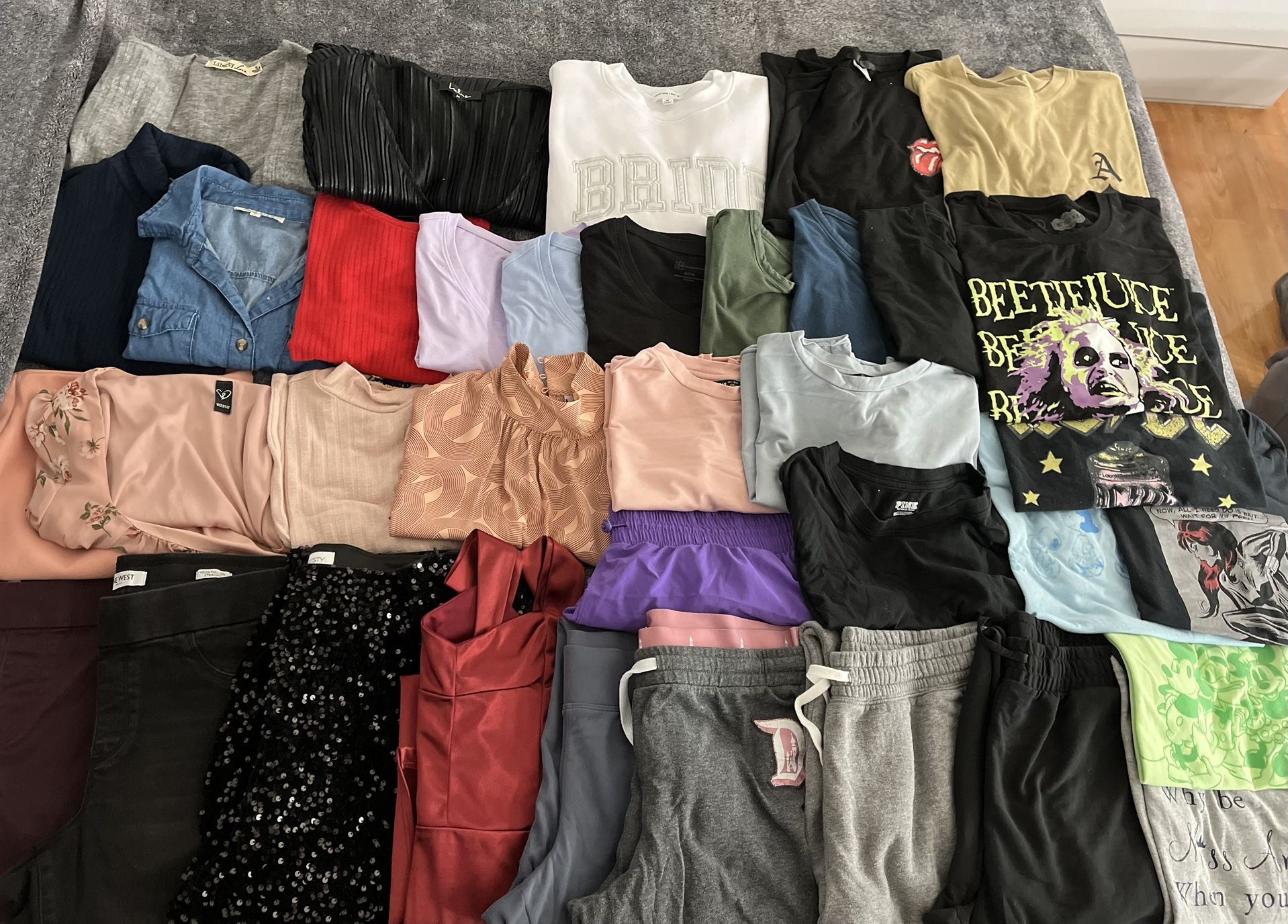Bag/Bundle of Clothes - Tops & Bottoms. Sizes Medium & Large