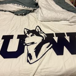 UW Metal Sign 