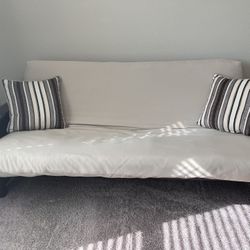 Futon Couch/Cama de Futon