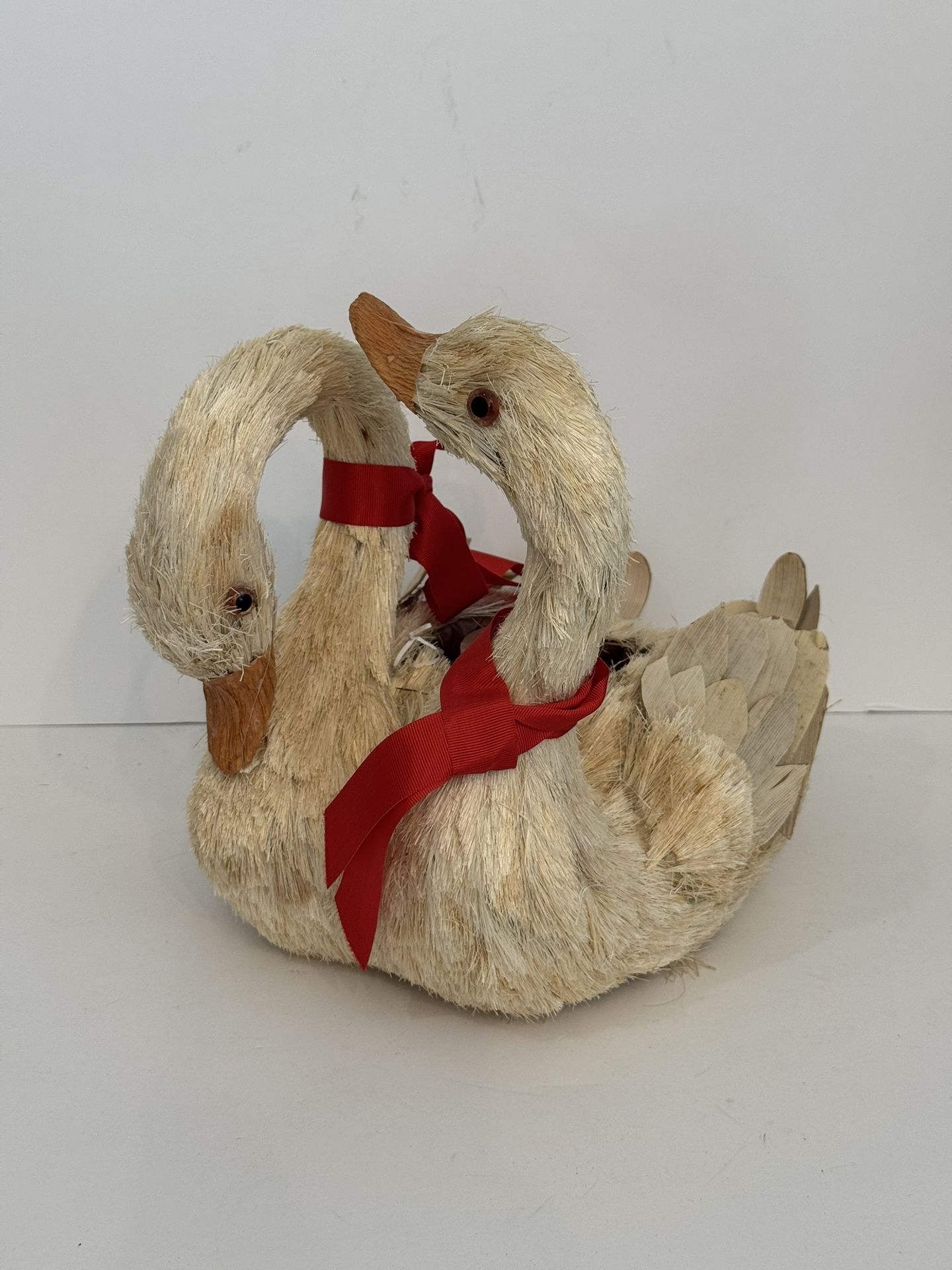 Vintage Bottlebrush Double Swan Planter