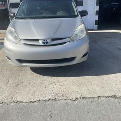 2010 Toyota Sienna