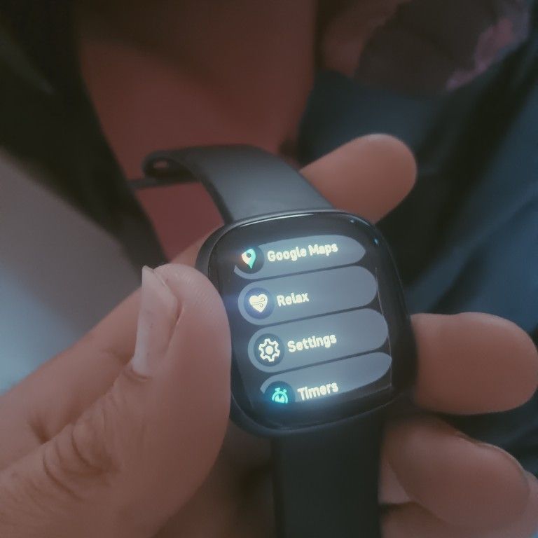 Fitbit Versa 4 Smartwatch