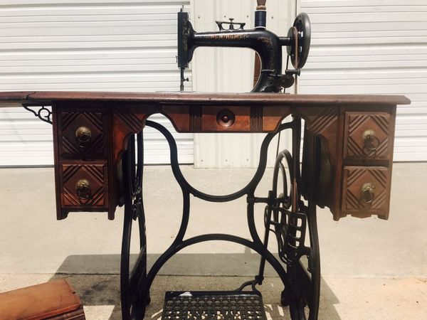 1900 S Antique New Home Sewing Machine Coffin Top 5 Drawer Oak