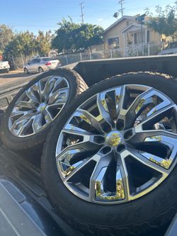 22 inch OEM Denali 6 lug 6x5.5 wheels