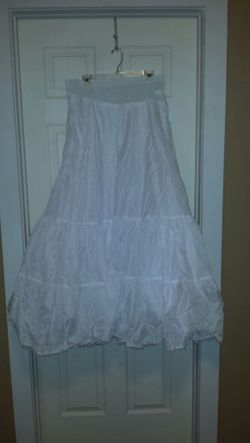 Under dress 'puffy' slip