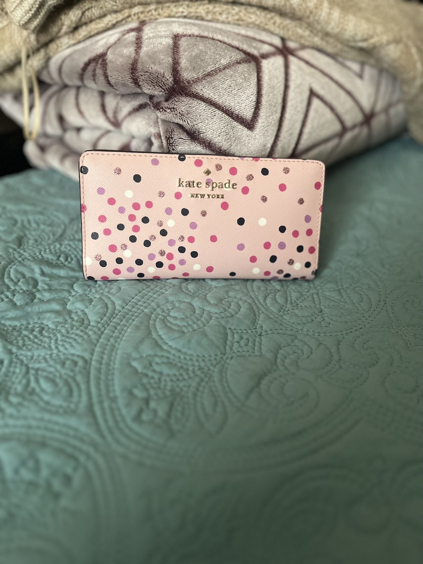Kate Spade Staci Festive Confetti Glitter Large Slim Bifold Wallet Pink Dot for Sale in Victorville CA OfferUp