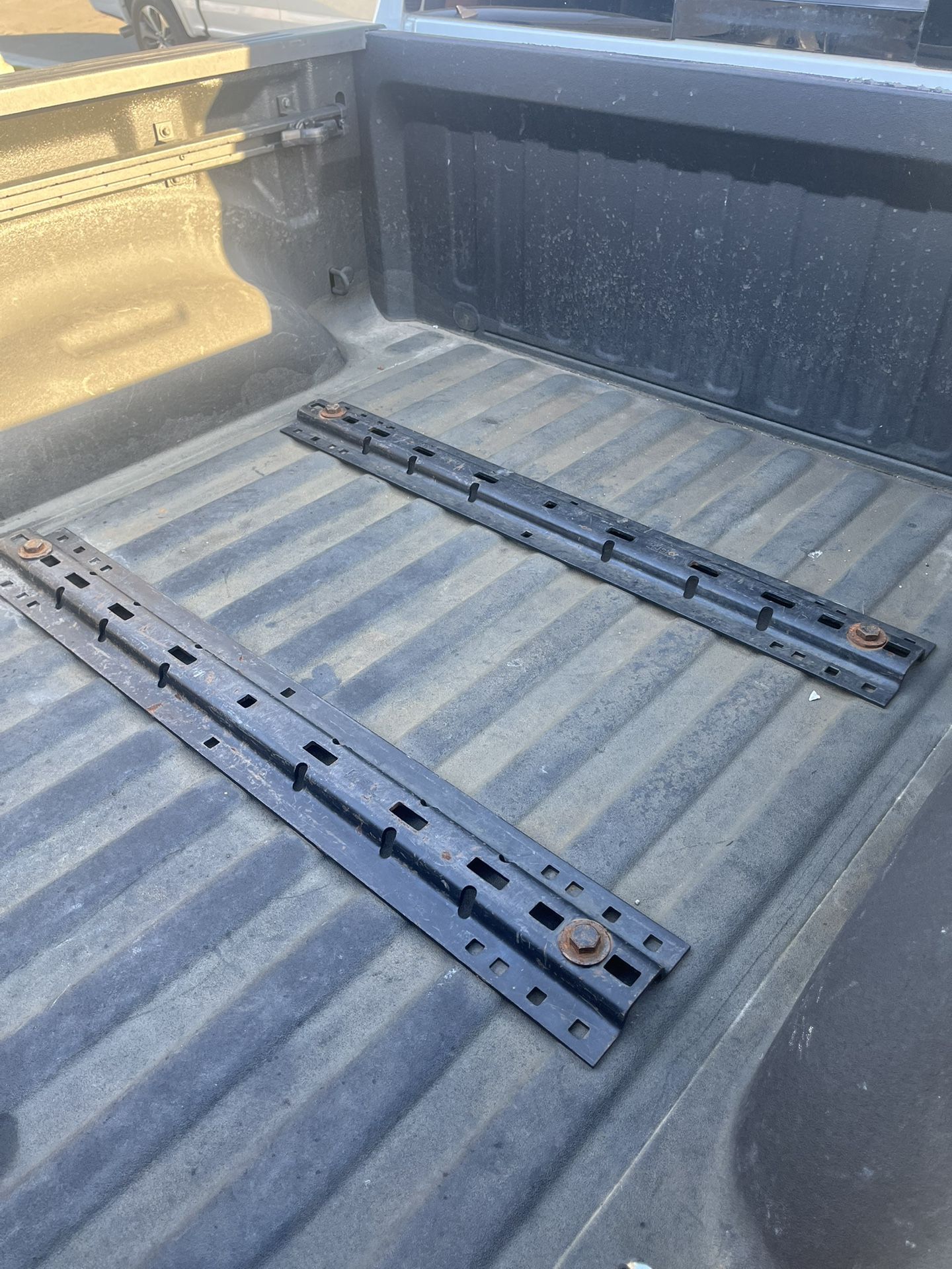 5th Wheel Mounting Brackets 