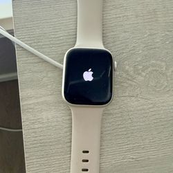 Apple Watch Series 9 – 45mm GPS (Aluminum) – Good Condition