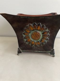 Metal Decorated Pot