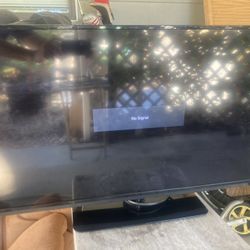 Tv Vizio 39 Tesla ,model E 320-B1,good working condition,comes with plug in cable,no remote! 