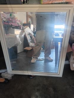 Wall mirror