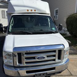 2016 Ford E-350 Utility Box Truck Cut Away