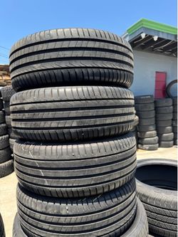 235/50r19 Pirelli  tires en Excelentes Conditiones de Vida Las 4
