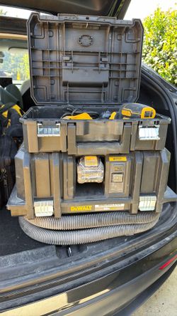 Dewalt Cordless Vacuum with sander