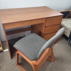OFFICE/STUDENT DESK WITH 3 DRAWERS (HOME10)