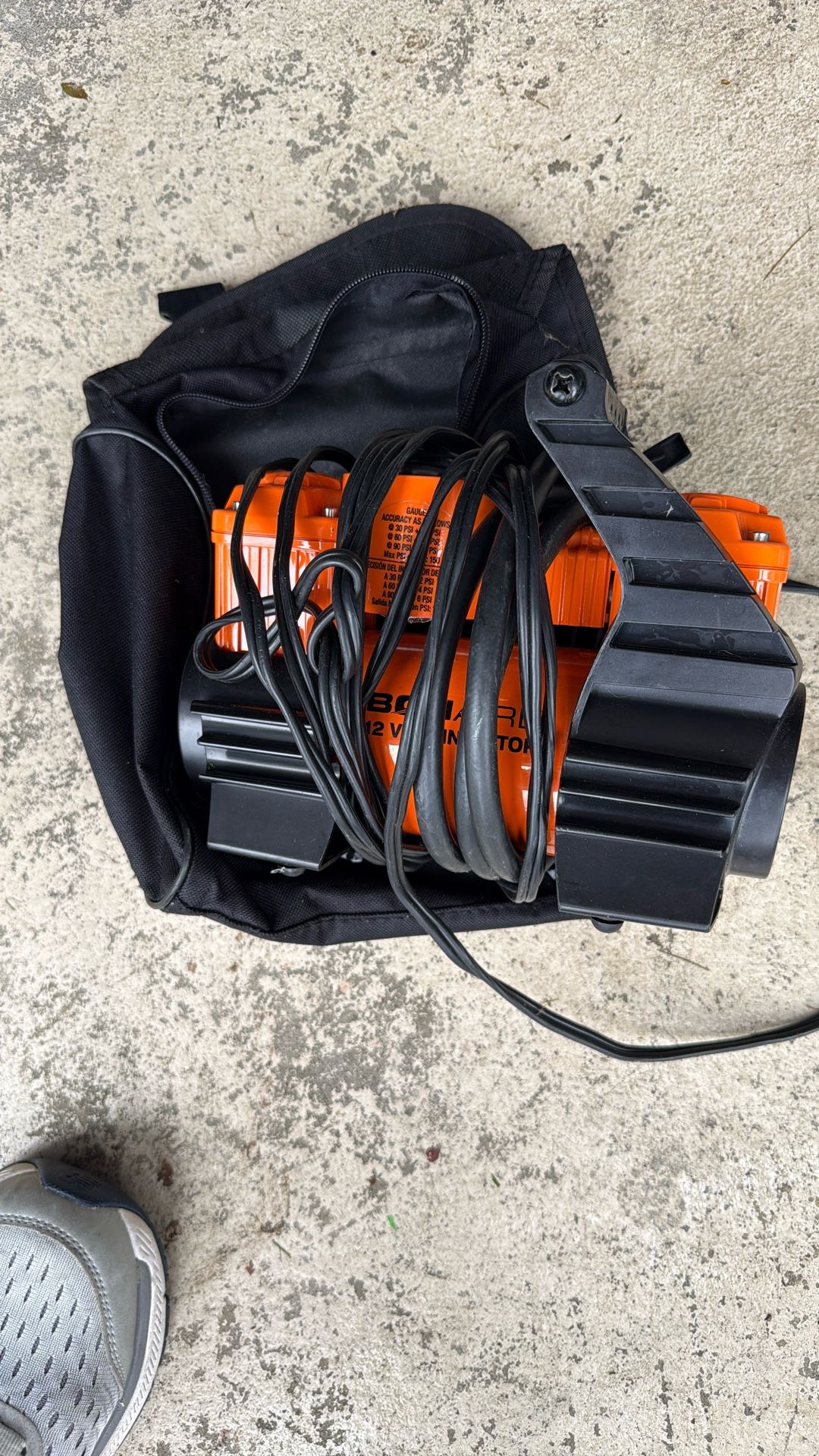 Bonaire 12 volt inflator Nice