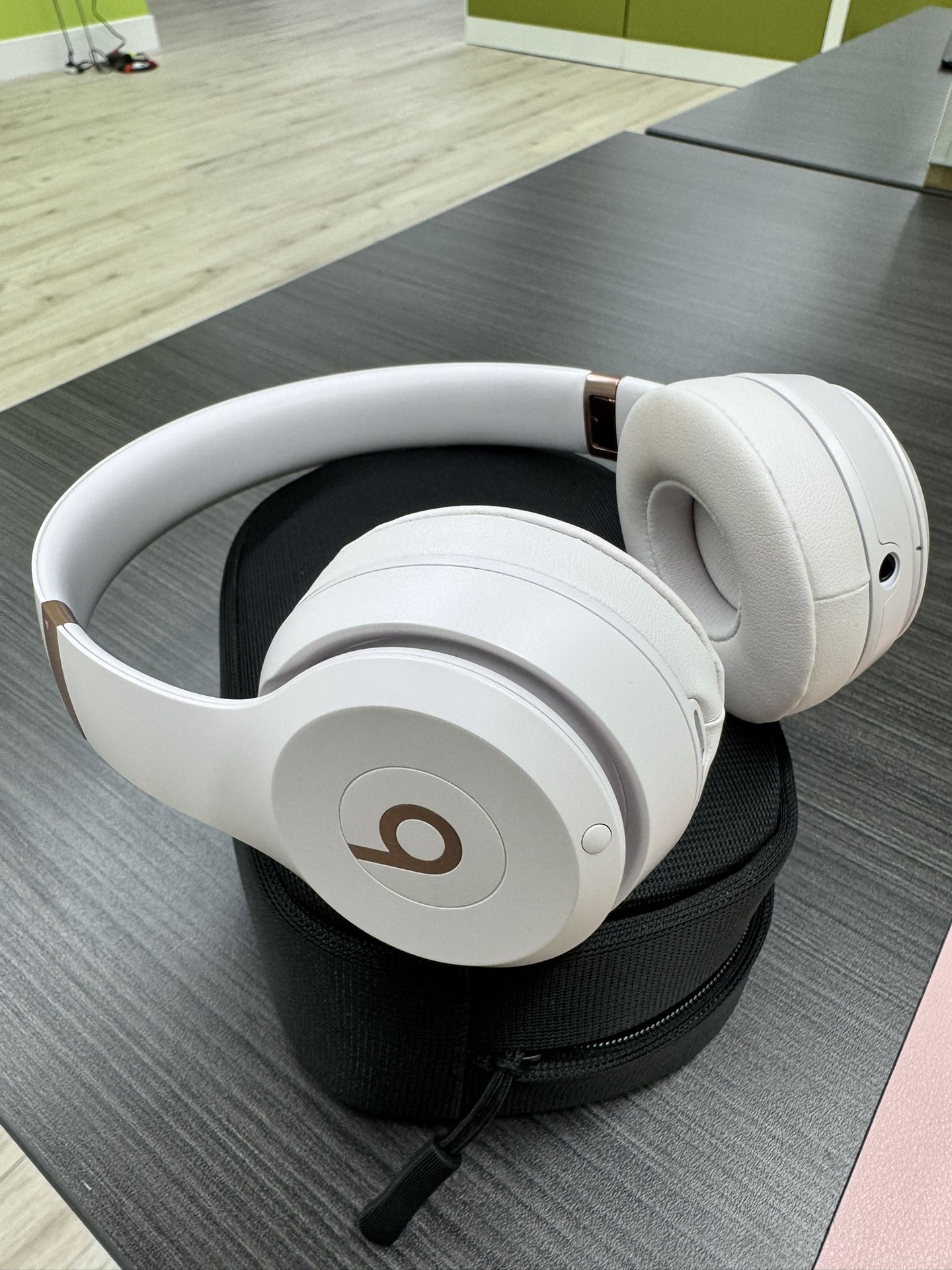 Beats Solo 4