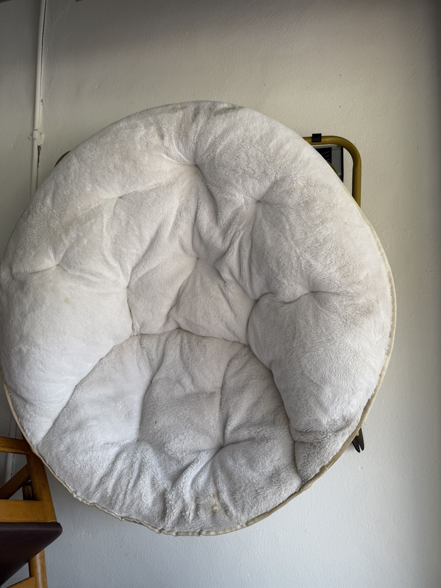 Cozy Foldable Saucer Chair