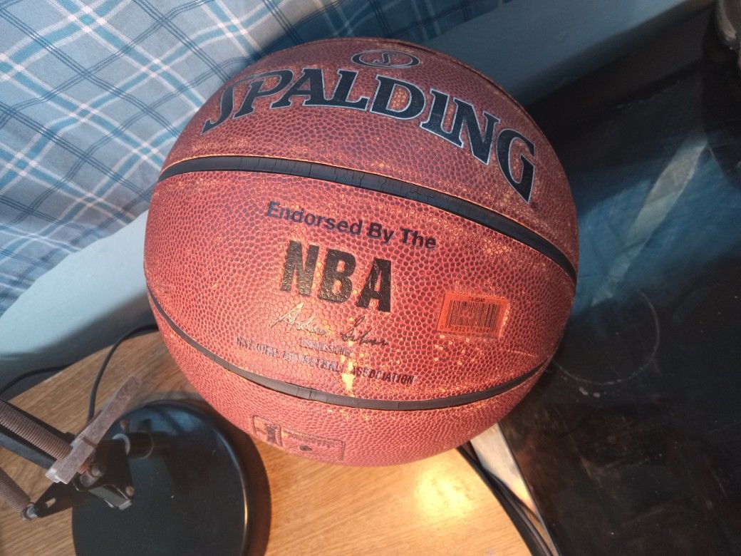 Spaulding Basketball Sz 29.5 Good Condition