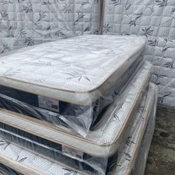 😴Mattress🥱 ✨Pillow top  ✨12” inches tall 💥Queen $199 💥Full $180 💥Twin $150 💥King $330 💥Cal king $330  💥Delivery available🚛 