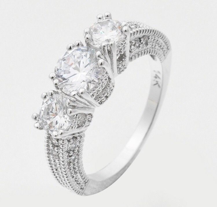 Natural 2.6ct 14k diamond ring size 6