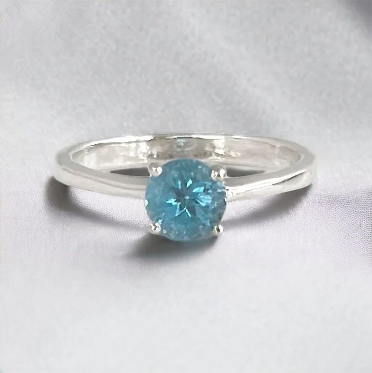 Sleek Cute Natural Blue Topaz Ring Silver