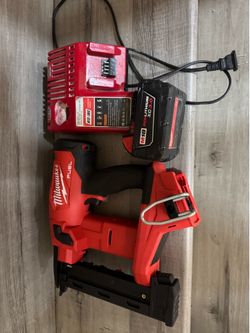 M18 FUEL GEN || 18-Volt 18-Gauge Lithium-lon Brushless Cordless Brad Nailer Kit with One 2.0 Ah Battery, Charger