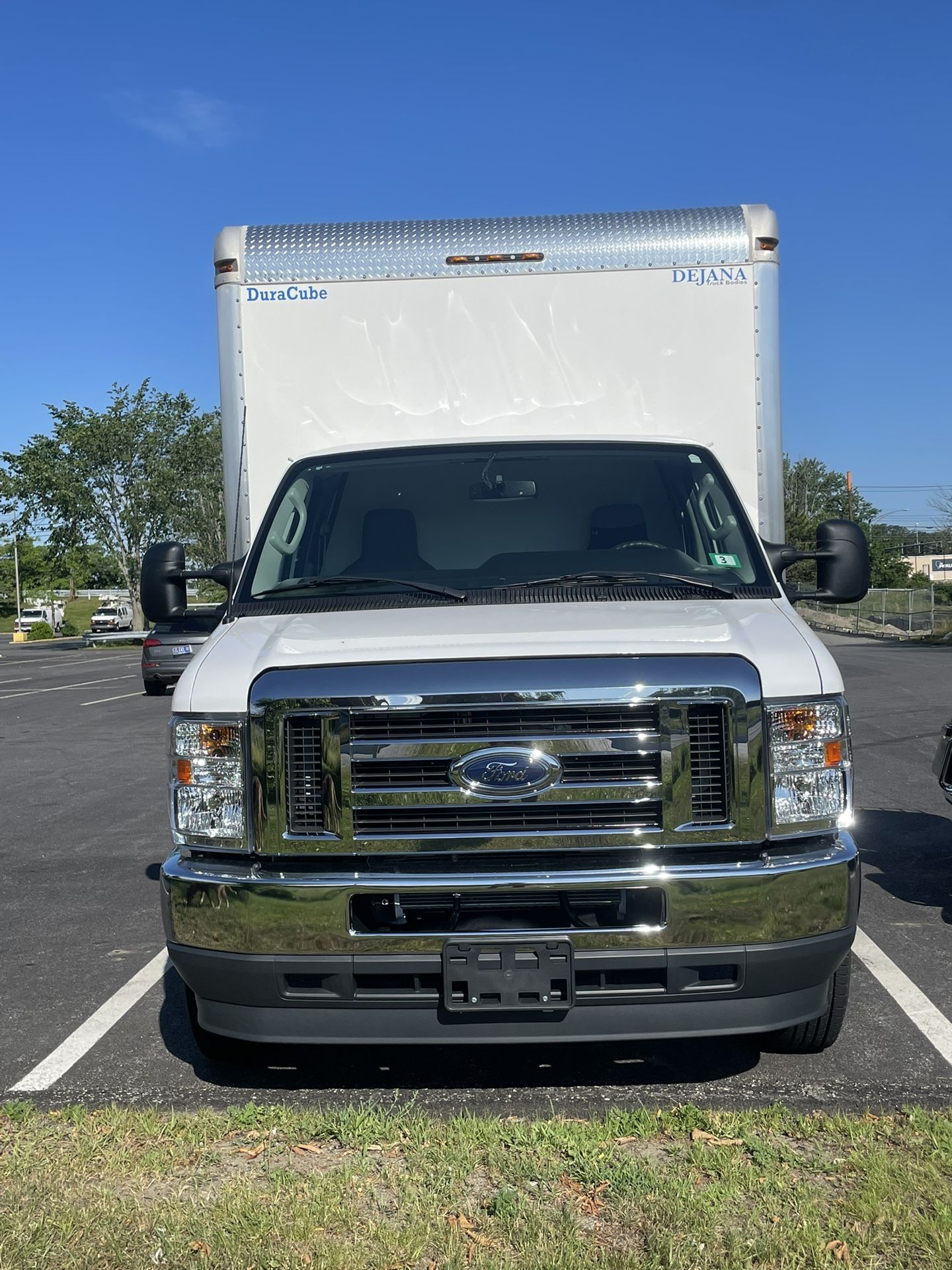 2022 Ford E-350