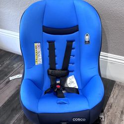 PRACTICALLY NEW COSCO CONVERTIBLE CAR SEAT 
