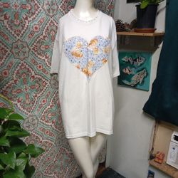 Hanes Heavyweight Vintage White Tee with Easter Bears Heart Design, Size L