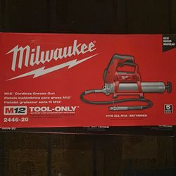 Milwaukee M12 Grease Gun