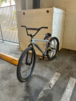 29 inch gray coroline throne