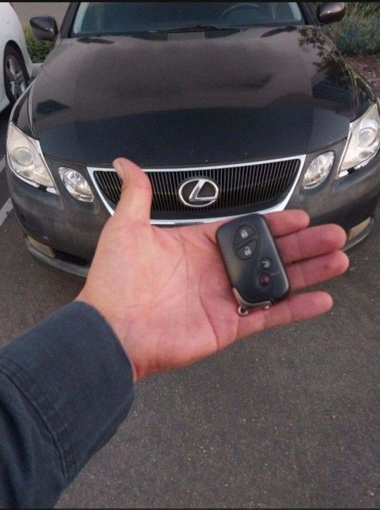 Car Keys / Llaves De Carro